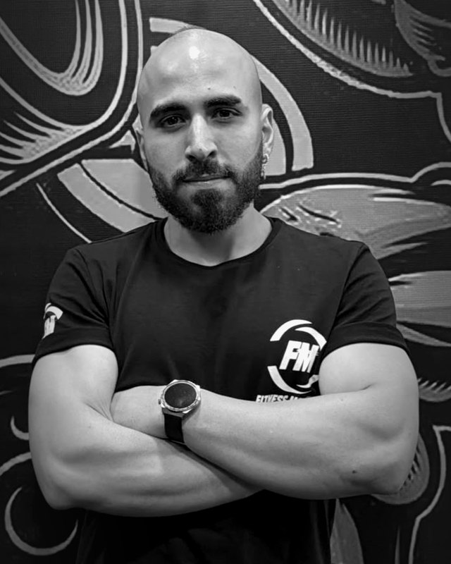 Elie, muscle building and fat loss coach
